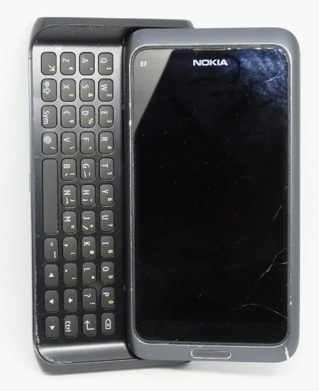 NOKIA E7