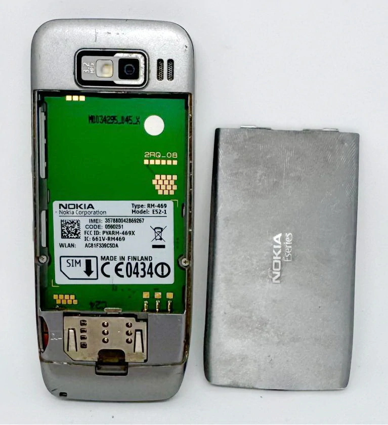 NOKIA E52
