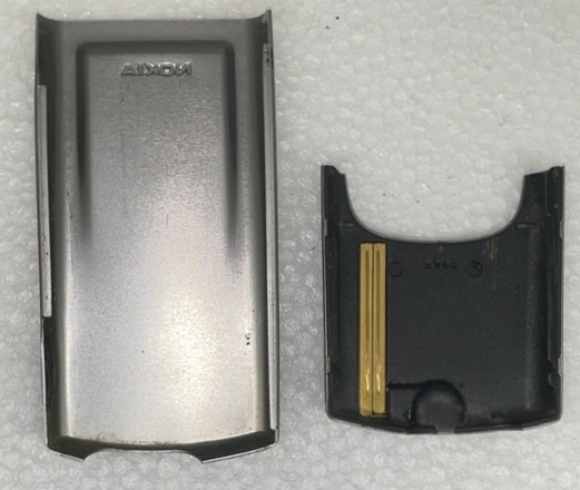 Deska mikrofonu a zadní kryt NOKIA 8850