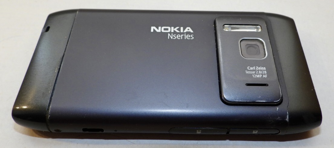 NOKIA N8