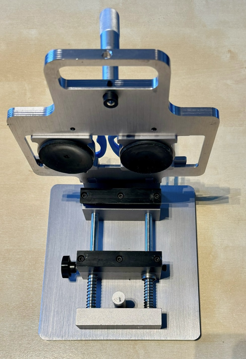 Nástroj pro rozebírání mobilních telefonů