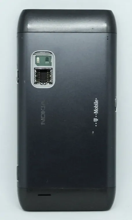 NOKIA E7