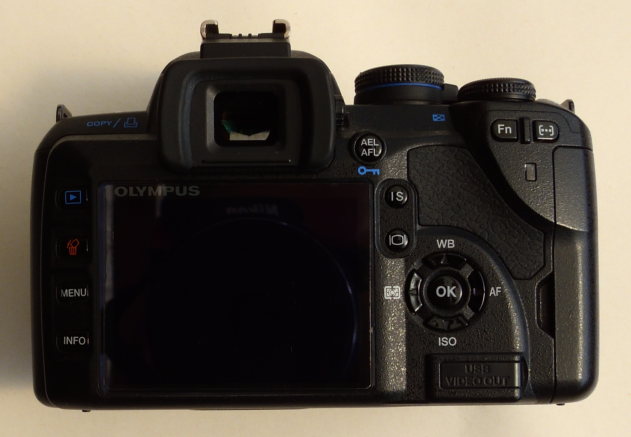 Olympus E-520 Tele Double Zoom kit s příslušenstvím