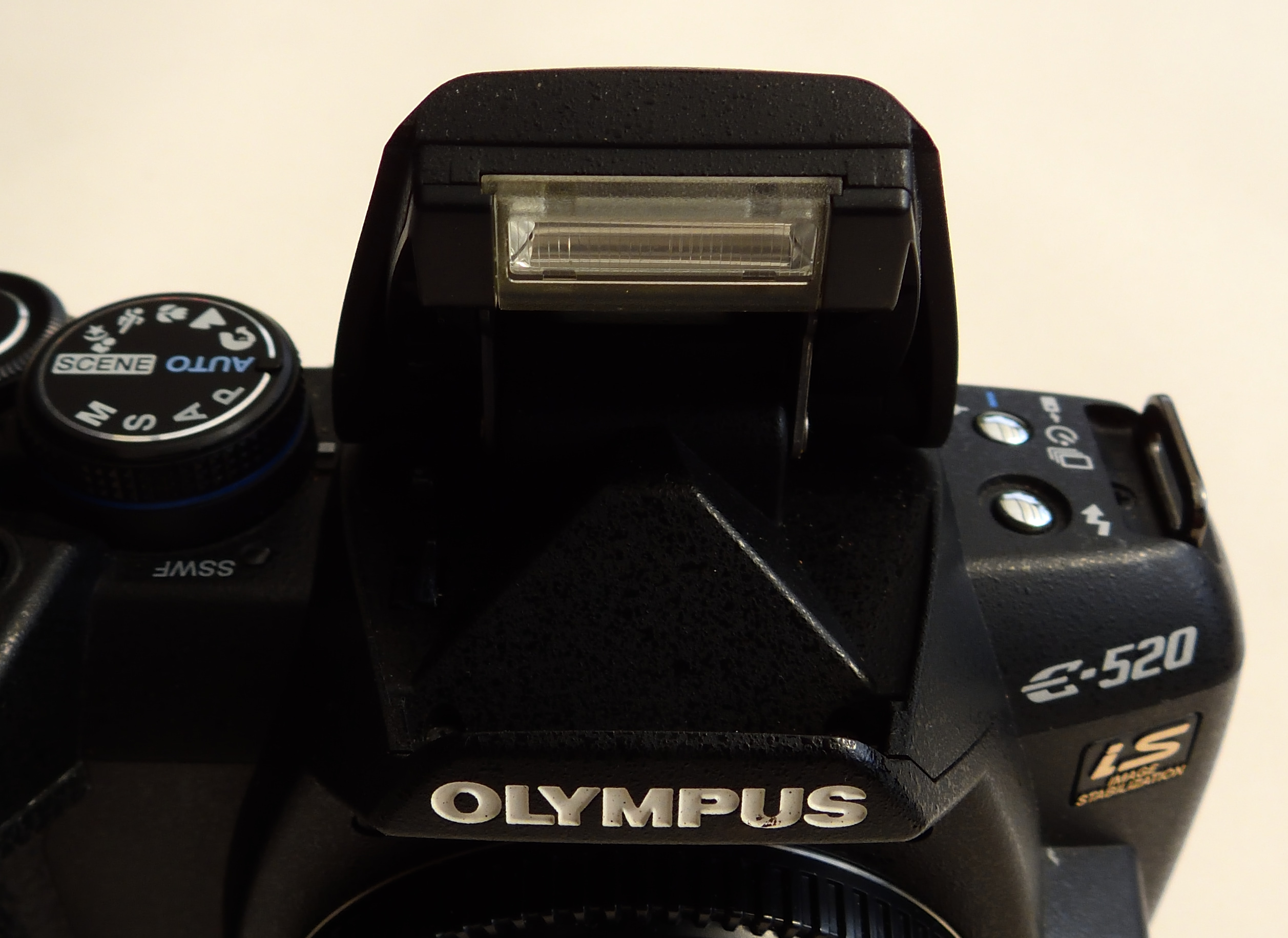 Olympus E-520 Tele Double Zoom kit s příslušenstvím