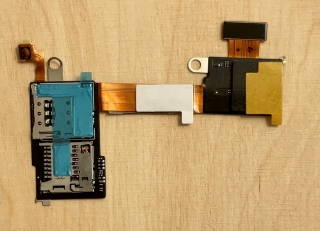 Čtečka SIM a MMC pro Sony D2303